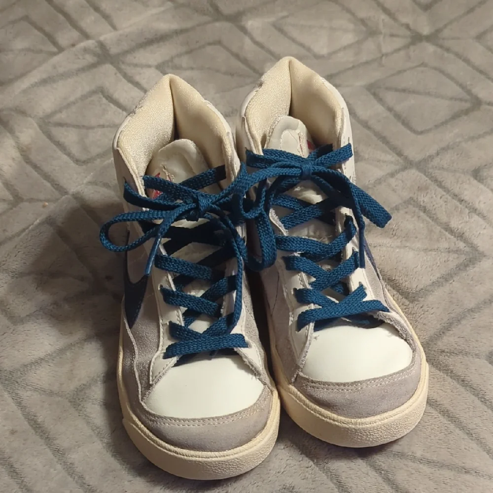 pair of Nike Blazer Mid '77 SE sneakers in the‎ 
